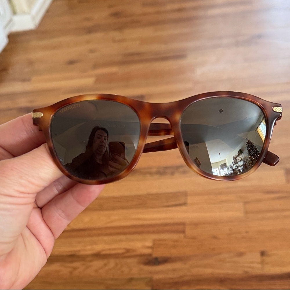 Serengeti polarized Tortoise Shell Sunglasses with Black Case - Picture 2 of 2